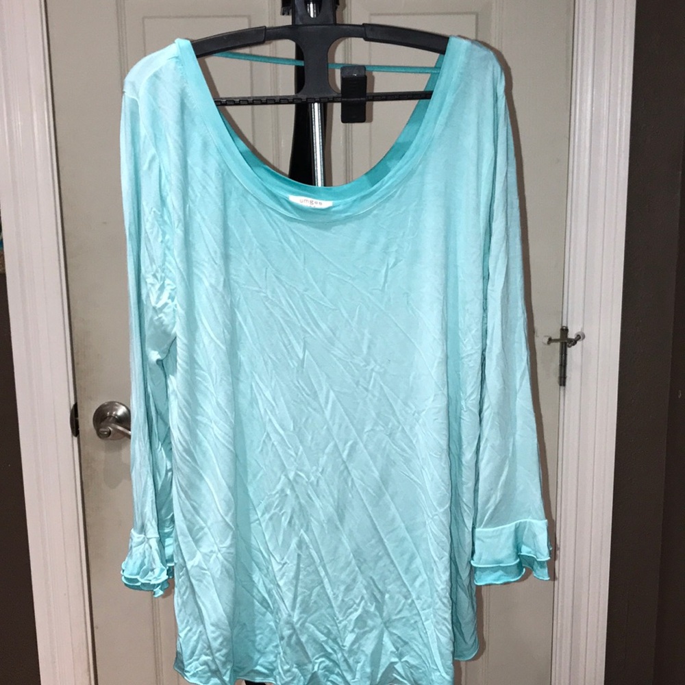 Teal Long Sleeve Top. Polyester/cotton very soft.
